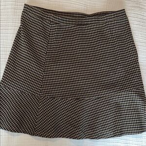 Classic Black and White Houndstooth Skirt